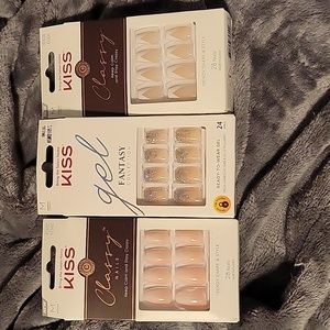 Set of 3 NIP press on/glue on nails med length